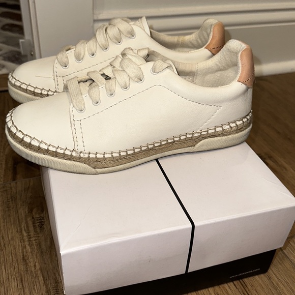 Dolce Vita Sneakers Size 6 - Picture 1 of 4